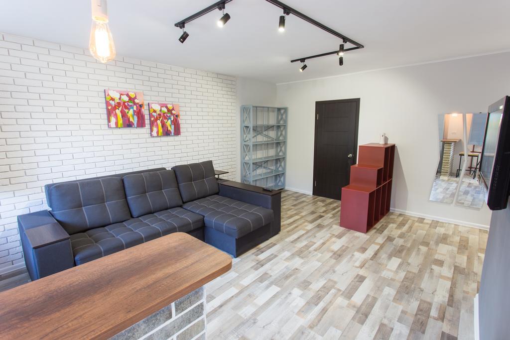 Loft Apartment Near Botanical Garden Harkiv Exterior foto
